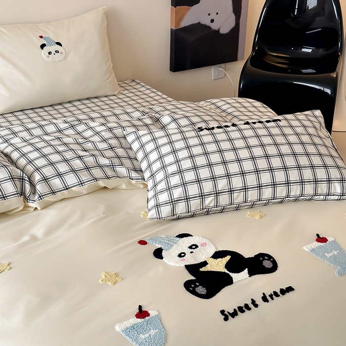 91家纺网 家纺一手货源 找家纺 时光里 2025新款100S卡通风贡缎毛巾绣四件套 熊猫语