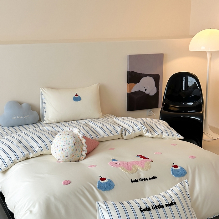 91家纺网 家纺一手货源 找家纺 时光里 2025新款100S卡通风贡缎毛巾绣四件套 伊维雅