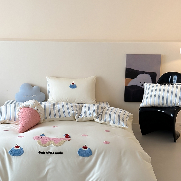 91家纺网 家纺一手货源 找家纺 时光里 2025新款100S卡通风贡缎毛巾绣四件套 伊维雅