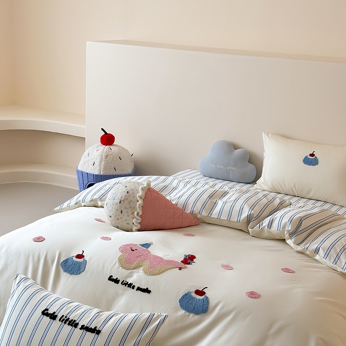 91家纺网 家纺一手货源 找家纺 时光里 2025新款100S卡通风贡缎毛巾绣四件套 伊维雅