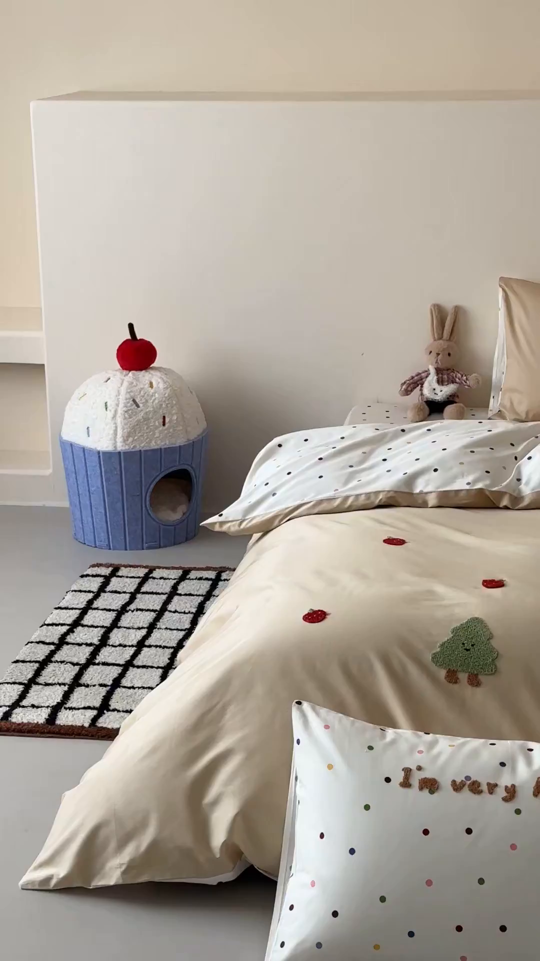 91家纺网 家纺一手货源 找家纺 （总）时光里 2025新款100S卡通风贡缎毛巾绣四件套