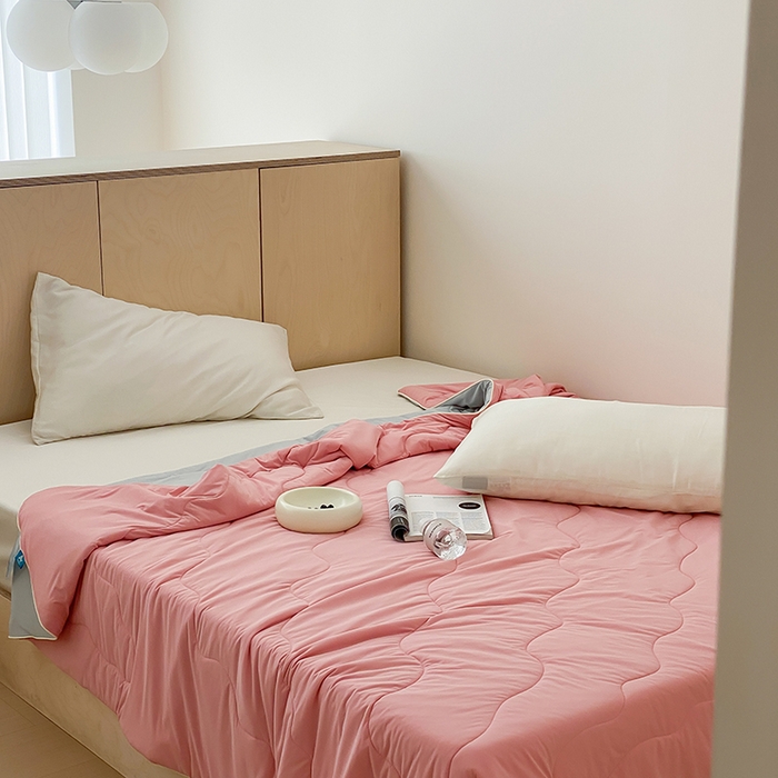 91家纺网 家纺一手货源 找家纺 时年家纺 2025新款升级版180克高定即刻凉感夏被 樱花粉