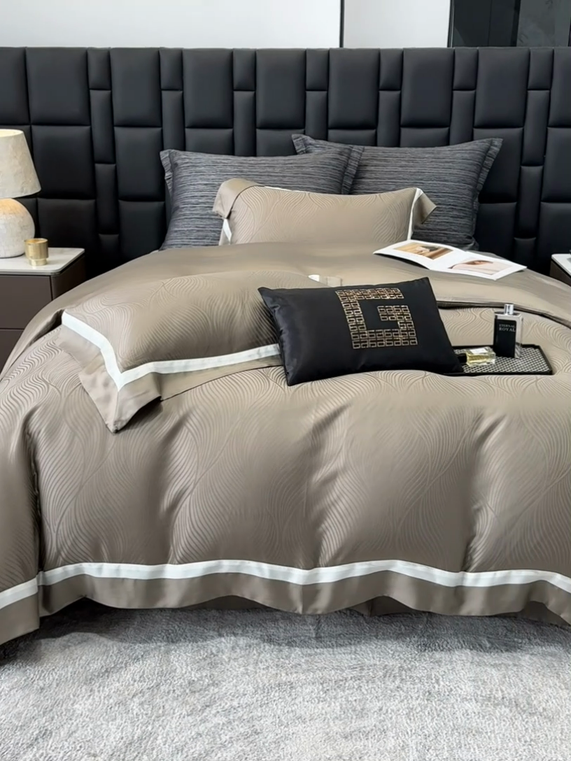 91家纺网 家纺一手货源 找家纺 若未家居 LOVEWE HOUSE 2025新款天丝提花套件撞色轻奢风四件套-天丝布拉格 天丝布拉格 美拉德棕