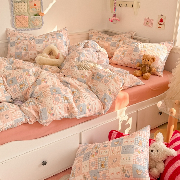 91家纺网 家纺一手货源 找家纺 呗旺鹿 2025新款A类母婴级全棉有氧双层纱印花四件套 熊熊酱