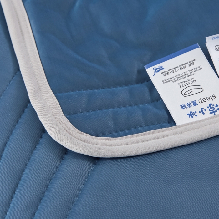 91家纺网 家纺一手货源 找家纺 丝薇雅 2025新款凉感丝夏被冰淇淋夏凉被 条纹湖蓝