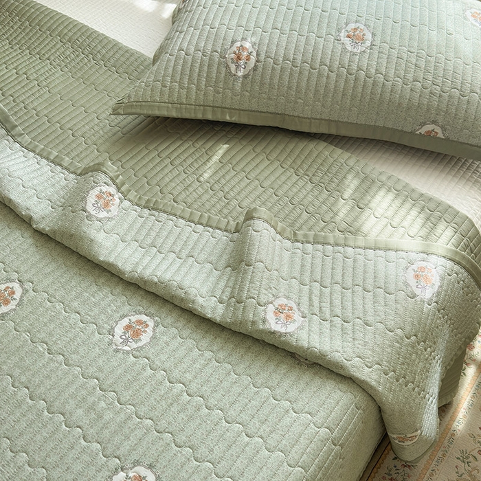 91家纺网 家纺一手货源 找家纺 美优兰 2025春夏新款双面天丝高温砂洗床盖 繁花