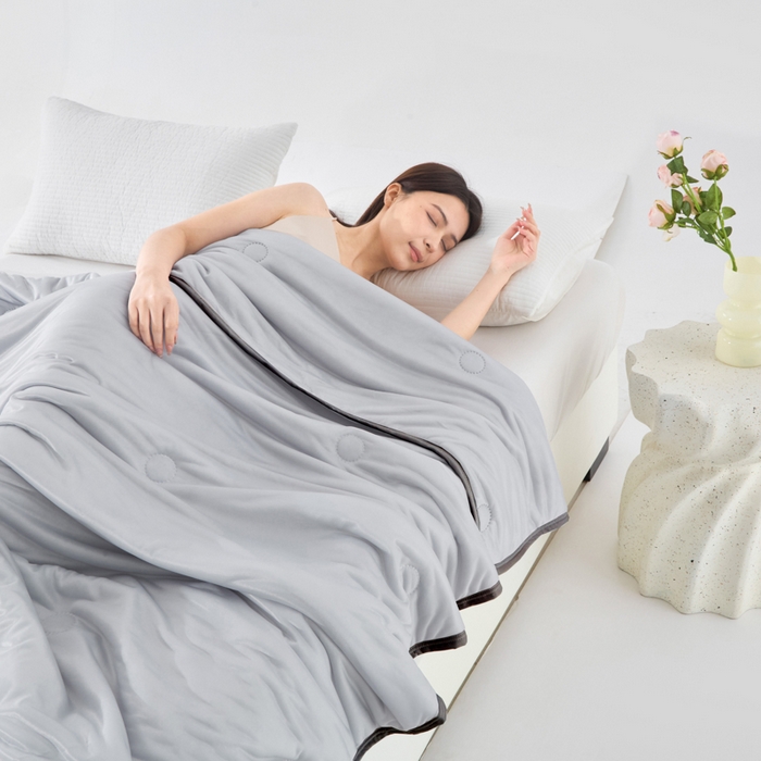 91家纺网 家纺一手货源 找家纺 丝薇雅 2025新款凉感丝夏被冰淇淋夏凉被 黑边-圆圈灰色