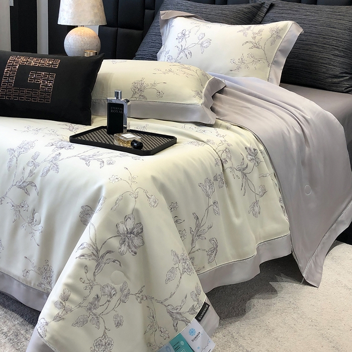 91家纺网 家纺一手货源 找家纺 若未家居 LOVEWE HOUSE 2025新款兰精天丝印花夏被及夏被四件套 白玉芝芝（床单款+床盖款）