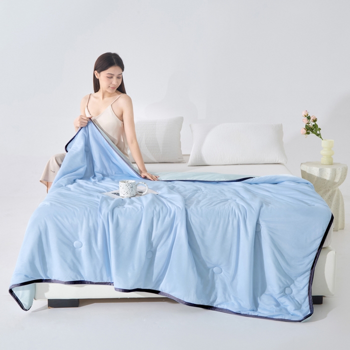91家纺网 家纺一手货源 找家纺 丝薇雅 2025新款凉感丝夏被冰淇淋夏凉被 黑边-圆圈天蓝