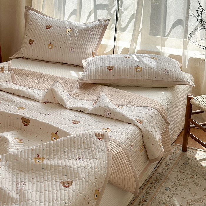 91家纺网 家纺一手货源 找家纺 美优兰 2025春夏新款双面天丝高温砂洗床盖 小熊礼物