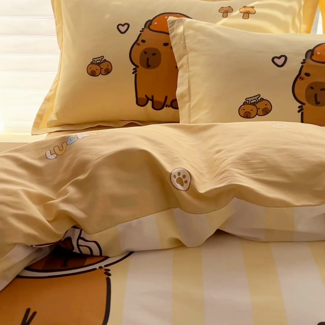 91家纺网 家纺一手货源 找家纺 2025新款原创设计卡皮巴拉全棉四件套-有作品登记证书 条纹巴拉