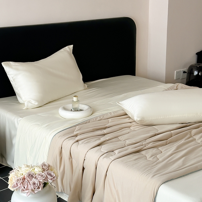 91家纺网 家纺一手货源 找家纺 时年家纺 2025新款升级版180克高定即刻凉感夏被 奶咖米