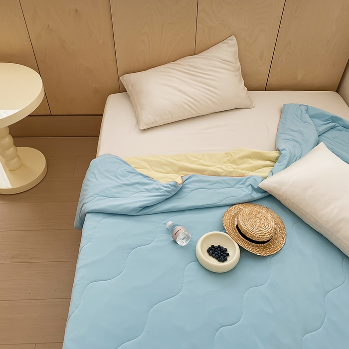 91家纺网 家纺一手货源 找家纺 时年家纺 2025新款升级版180克高定即刻凉感夏被 晴空蓝