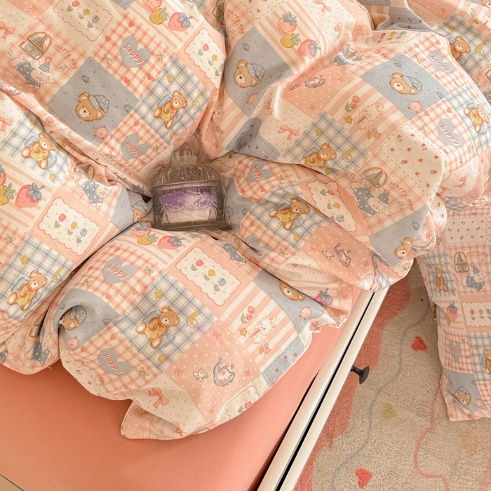 91家纺网 家纺一手货源 找家纺 呗旺鹿 2025新款A类母婴级全棉有氧双层纱印花四件套 熊熊酱