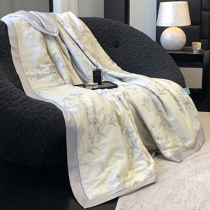 91家纺网 家纺一手货源 找家纺 若未家居 LOVEWE HOUSE 2025新款兰精天丝印花夏被及夏被四件套 白玉芝芝（床单款+床盖款）