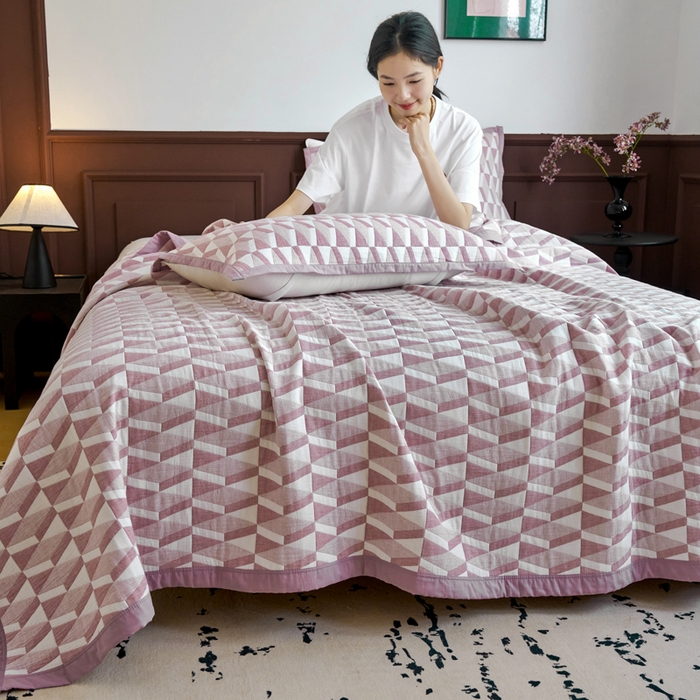 91家纺网 家纺一手货源 找家纺 棠薇家纺  2025新款北欧风盖毯毛巾被 菱格紫