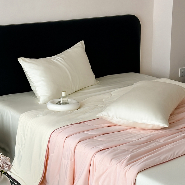 91家纺网 家纺一手货源 找家纺 时年家纺 2025新款升级版180克高定即刻凉感夏被 奶油粉