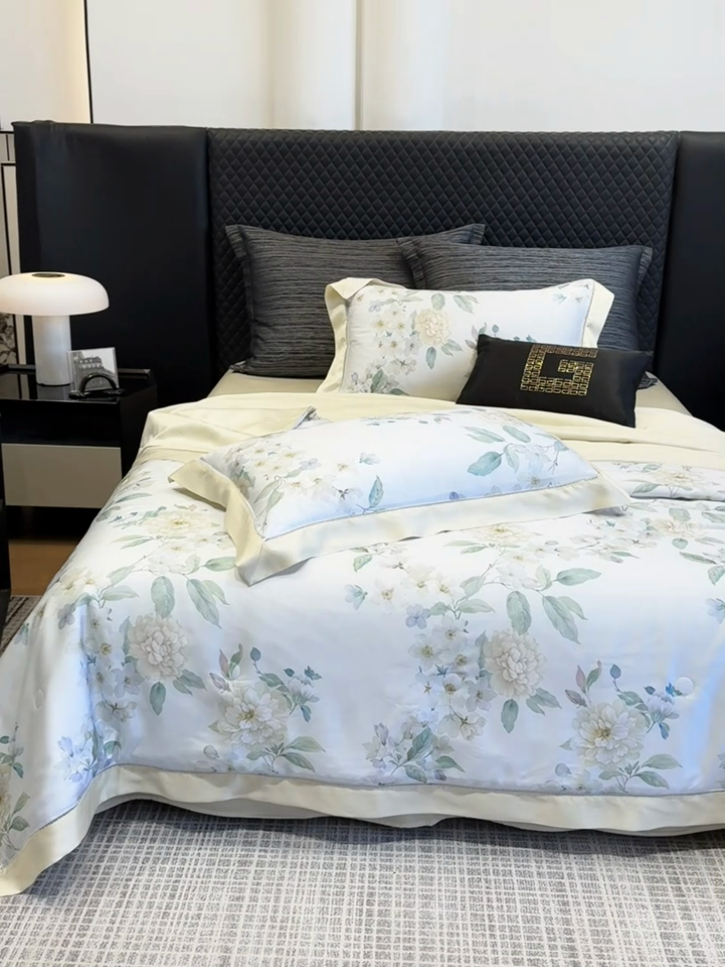 91家纺网 家纺一手货源 找家纺 若未家居 LOVEWE HOUSE 2025新款兰精天丝印花夏被及夏被四件套 白茶（床单款+床盖款）