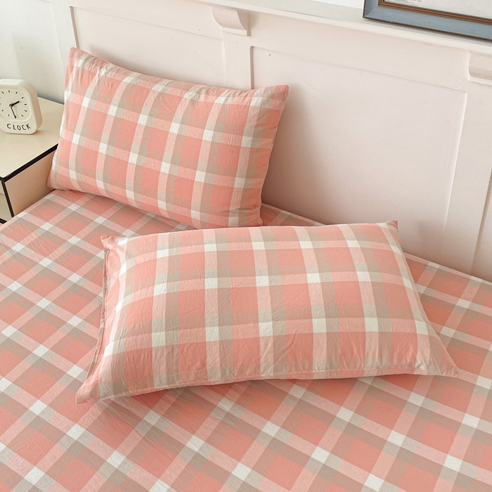 91家纺网 家纺一手货源 找家纺 2025新款全棉水洗棉套件-单床笠 洛伊粉咖小格