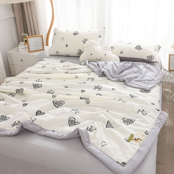 91家纺网 家纺一手货源 找家纺 红日子纺织品 2025新款棉麻夏被四件套 黑白爱心