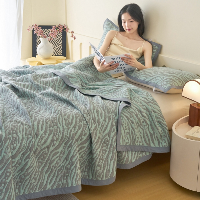 91家纺网 家纺一手货源 找家纺 棠薇家纺  2025新款北欧风盖毯毛巾被 木影湖灰