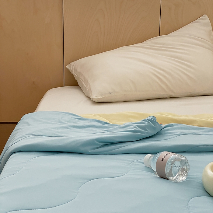 91家纺网 家纺一手货源 找家纺 时年家纺 2025新款升级版180克高定即刻凉感夏被 晴空蓝