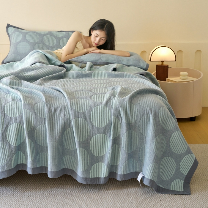 91家纺网 家纺一手货源 找家纺 棠薇家纺  2025新款北欧风盖毯毛巾被 圆点生活