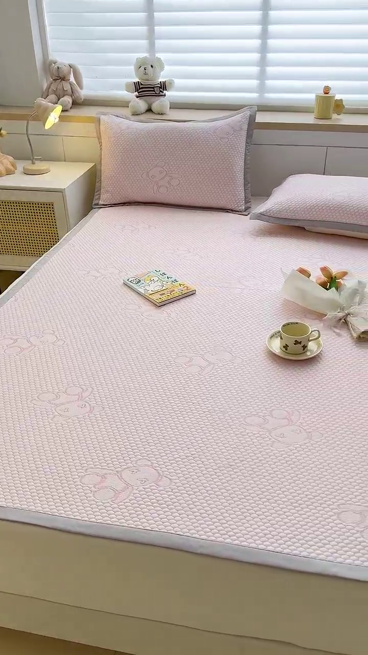 91家纺网 家纺一手货源 找家纺 999家纺   2025新款凉感提花冰豆豆凉席三件套 冰块熊-粉（凉席款）