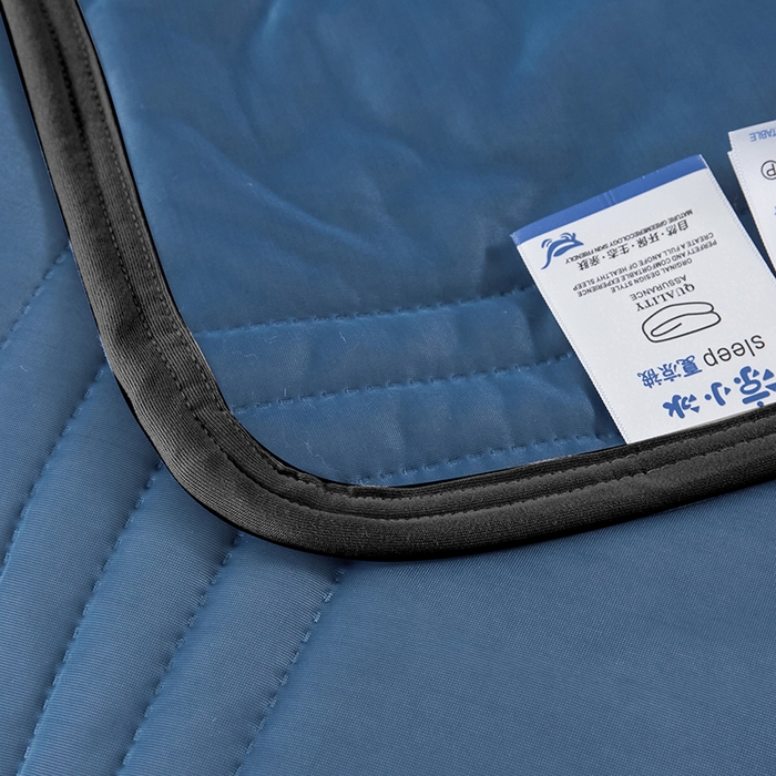 91家纺网 家纺一手货源 找家纺 丝薇雅 2025新款凉感丝夏被冰淇淋夏凉被 黑边-条纹湖蓝