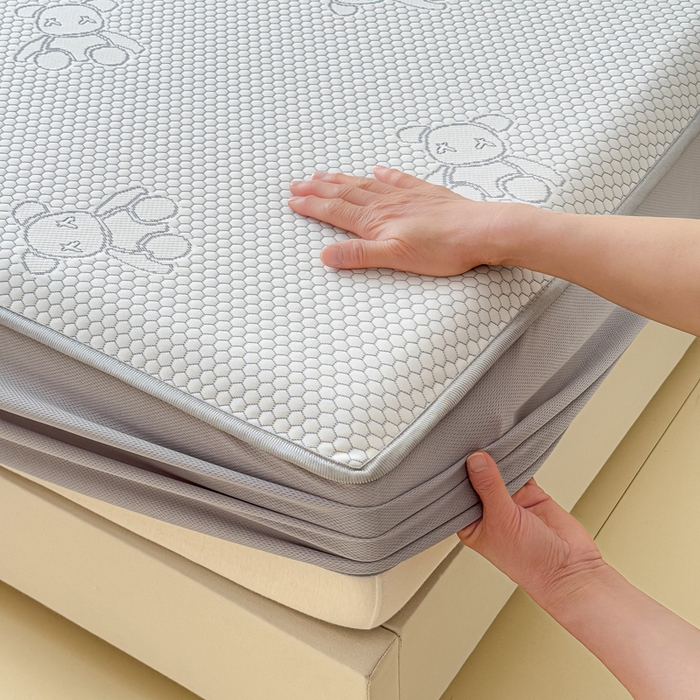 91家纺网 家纺一手货源 找家纺 999家纺   2025新款凉感提花冰豆豆凉席三件套 冰块熊-灰（床笠款）