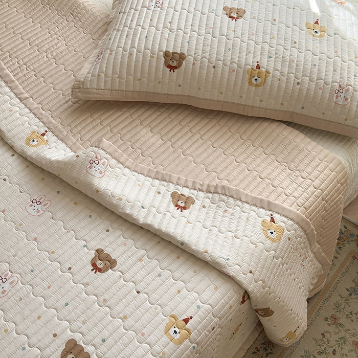 91家纺网 家纺一手货源 找家纺 美优兰 2025春夏新款双面天丝高温砂洗床盖 小熊礼物