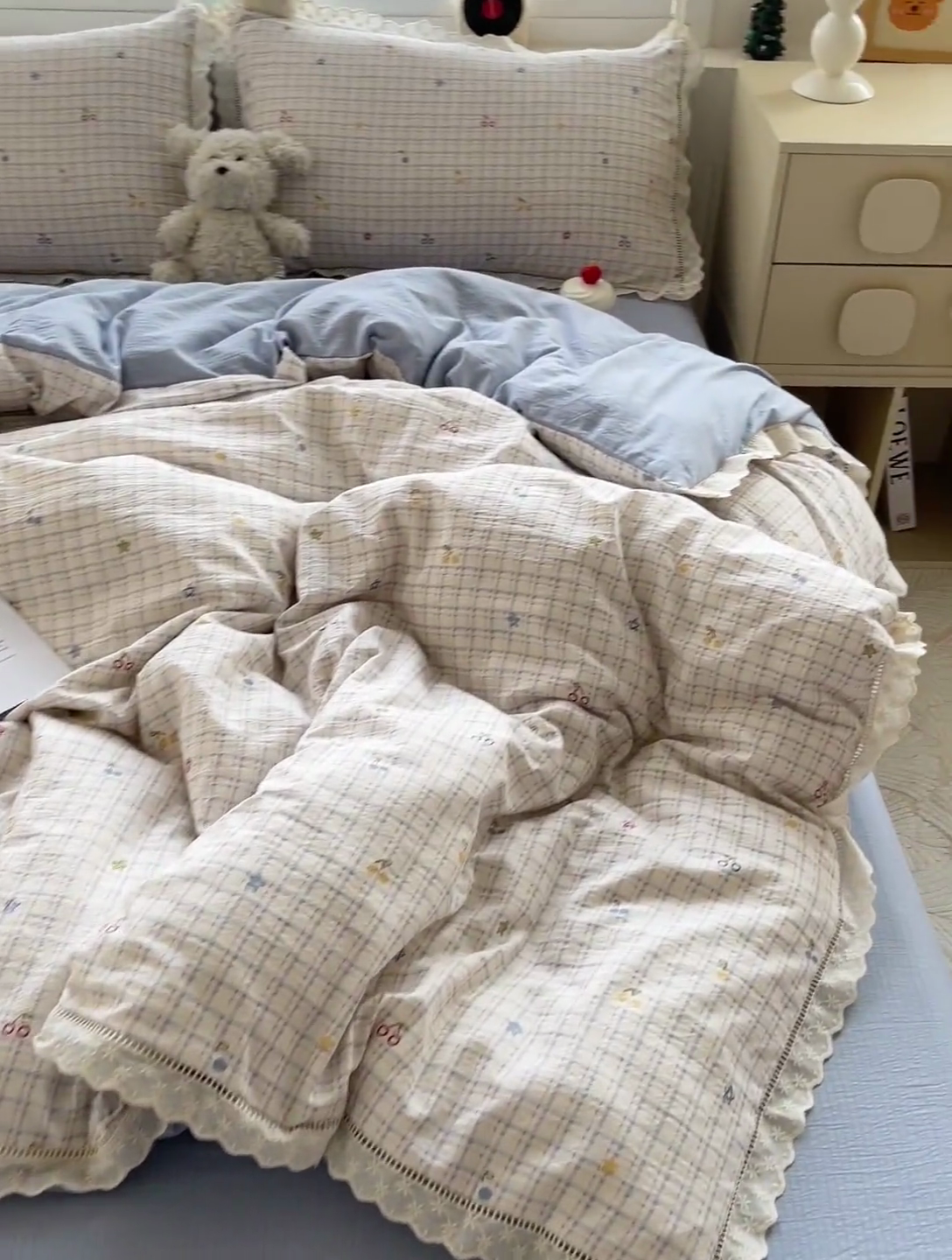 91家纺网 家纺一手货源 找家纺 仟网汇 2025新款云感皱皱双层纱全棉花边四件套 遇见