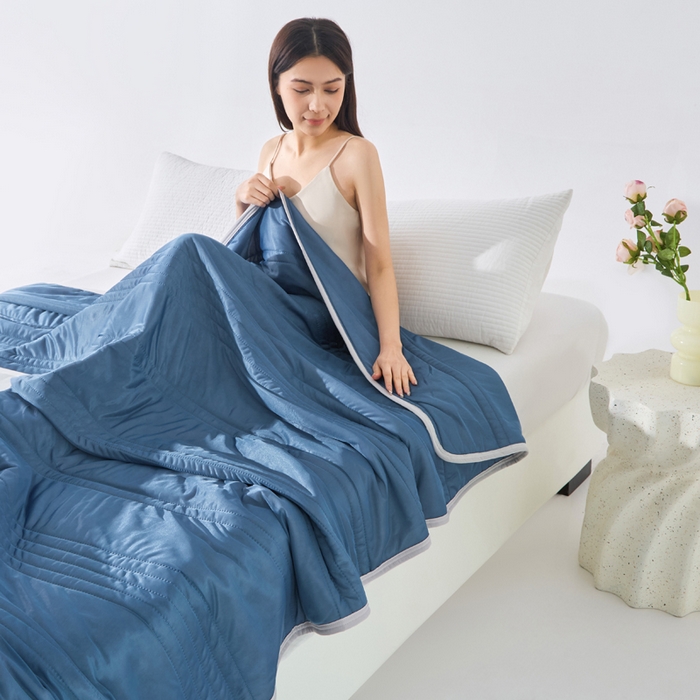 91家纺网 家纺一手货源 找家纺 丝薇雅 2025新款凉感丝夏被冰淇淋夏凉被 条纹湖蓝