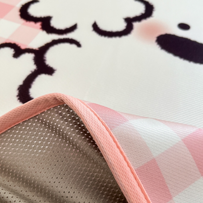 91家纺网 家纺一手货源 找家纺 金爱家  2025新款正版授权miiiiichan可爱卡通大版数码印花A类1200D冰感丝凉感席冰丝三件套平铺床笠系列 狗狗乐园