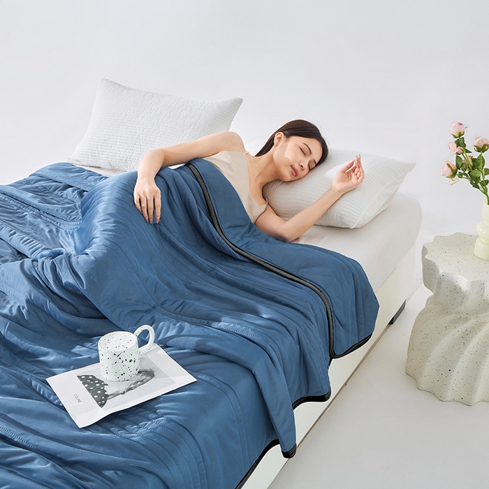 91家纺网 家纺一手货源 找家纺 丝薇雅 2025新款凉感丝夏被冰淇淋夏凉被 黑边-条纹湖蓝