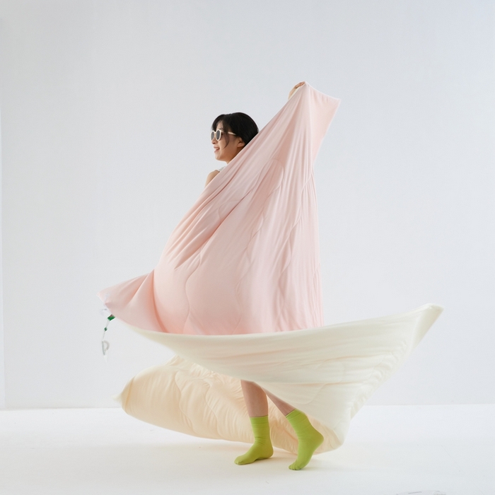 91家纺网 家纺一手货源 找家纺 2025春夏新款A类母婴级西瓜啵啵凉感被锦氨夏凉被空调被 蜜桃粉+淡雅黄