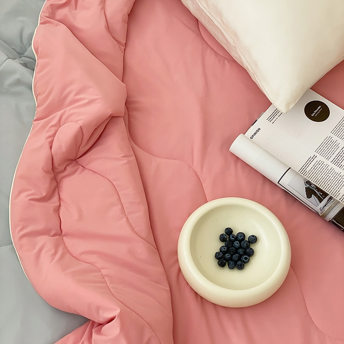 91家纺网 家纺一手货源 找家纺 时年家纺 2025新款升级版180克高定即刻凉感夏被 樱花粉