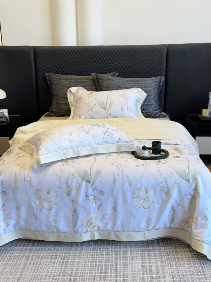 91家纺网 家纺一手货源 找家纺 若未家居 LOVEWE HOUSE 2025新款兰精天丝印花夏被及夏被四件套 西子铃兰（床单款+床盖款）