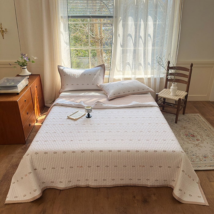 91家纺网 家纺一手货源 找家纺 美优兰 2025春夏新款双面天丝高温砂洗床盖 年年有余