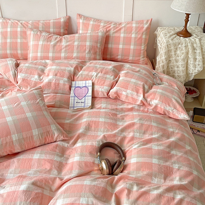 91家纺网 家纺一手货源 找家纺 大柏树 2025新款全棉水洗棉套件-床单四件套 洛伊粉咖小格