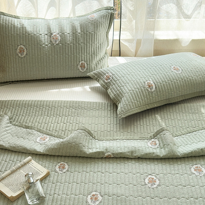 91家纺网 家纺一手货源 找家纺 美优兰 2025春夏新款双面天丝高温砂洗床盖 繁花