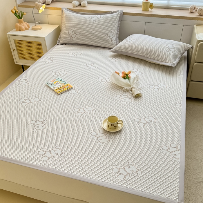 91家纺网 家纺一手货源 找家纺 999家纺   2025新款凉感提花冰豆豆凉席三件套 冰块熊-咖（凉席款）