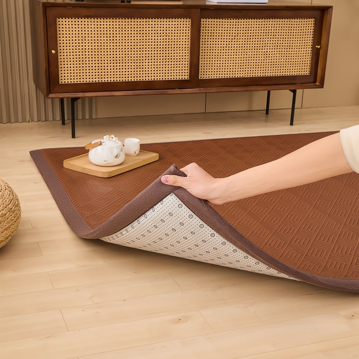 91家纺网 家纺一手货源 找家纺 绒艺席业 2025新款PE藤席地垫 饼干花 咖色