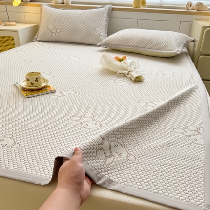 91家纺网 家纺一手货源 找家纺 （总）999家纺   2025新款凉感提花冰豆豆凉席三件套