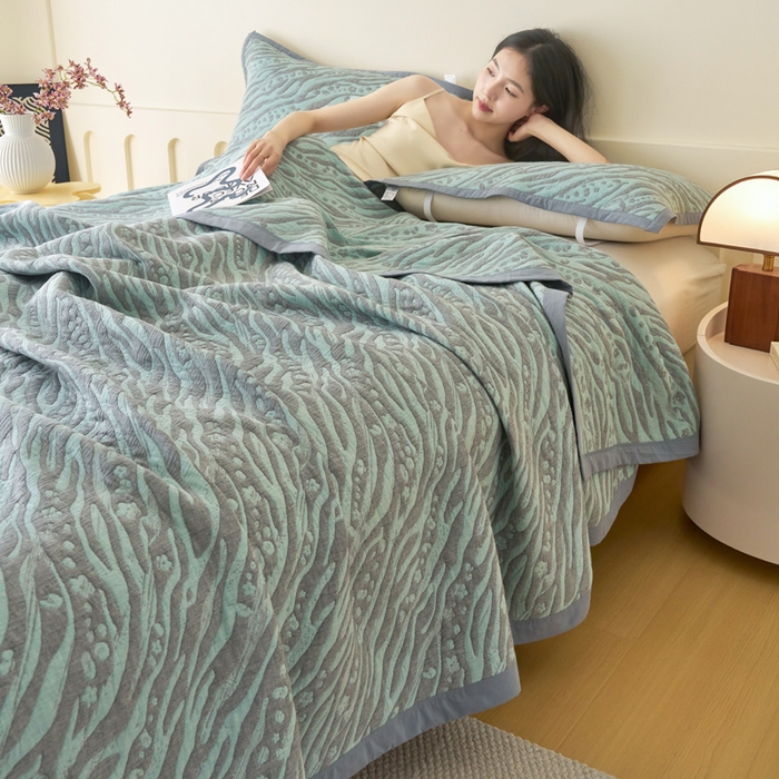 91家纺网 家纺一手货源 找家纺 棠薇家纺  2025新款北欧风盖毯毛巾被 木影湖灰