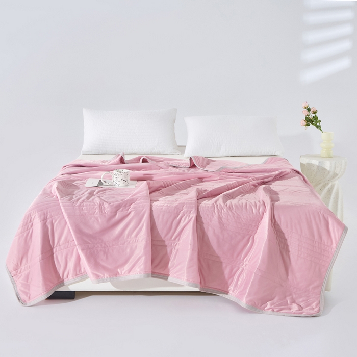 91家纺网 家纺一手货源 找家纺 丝薇雅 2025新款凉感丝夏被冰淇淋夏凉被 条纹粉色