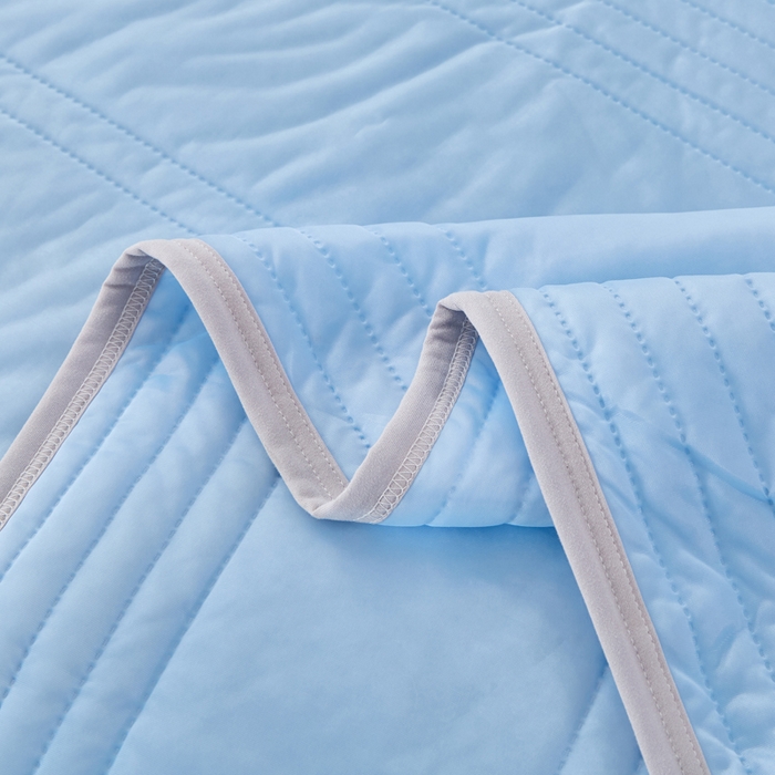 91家纺网 家纺一手货源 找家纺 丝薇雅 2025新款凉感丝夏被冰淇淋夏凉被 条纹天蓝