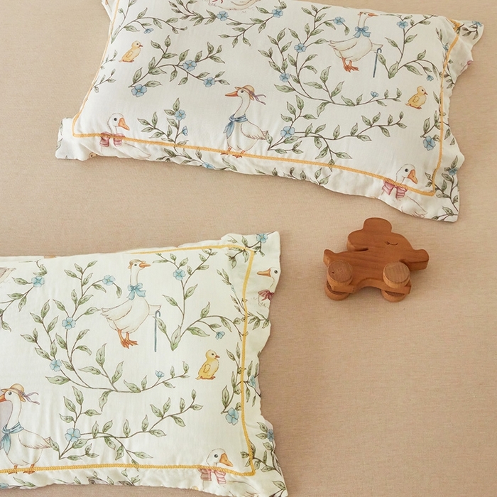 91家纺网 家纺一手货源 找家纺 嗨生活2025新款天竹系列A类竹纤维四层纱枕套 儿童枕套 幼儿园枕套 郊游鸭