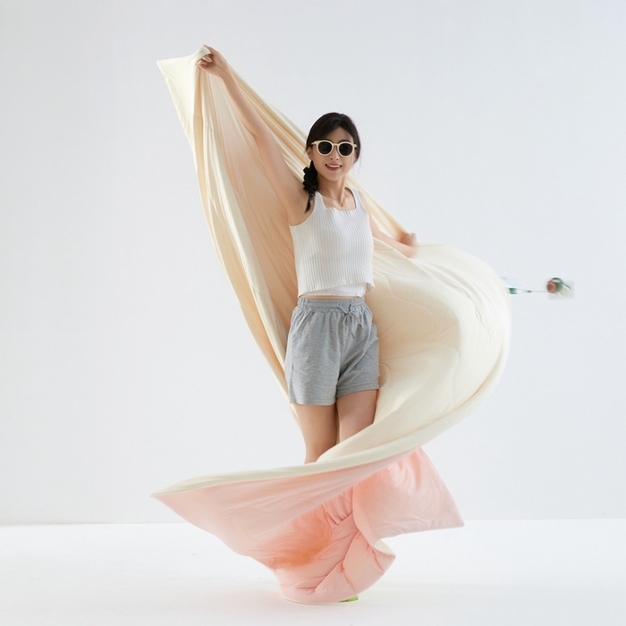 91家纺网 家纺一手货源 找家纺 2025春夏新款A类母婴级西瓜啵啵凉感被锦氨夏凉被空调被 蜜桃粉+淡雅黄