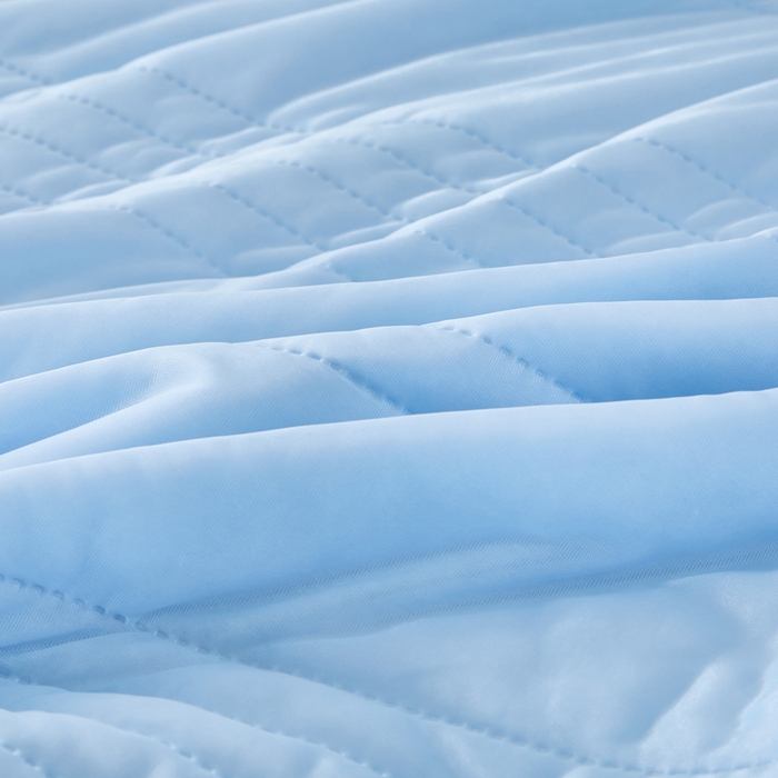 91家纺网 家纺一手货源 找家纺 丝薇雅 2025新款凉感丝夏被冰淇淋夏凉被 条纹天蓝